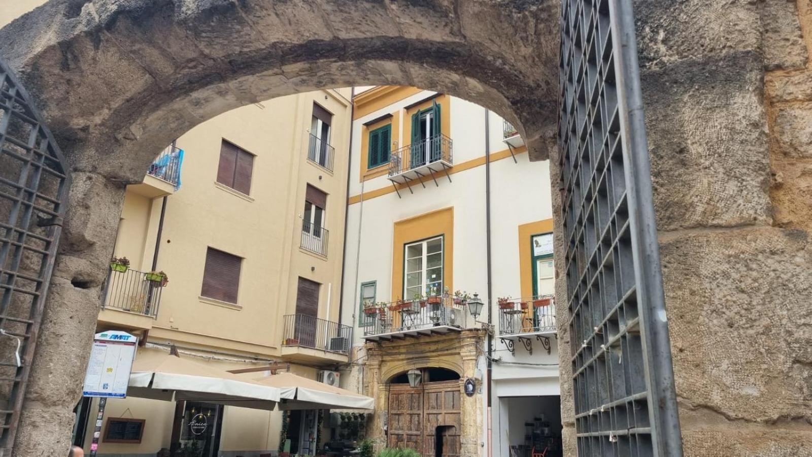 2 Sicilie Rooms And Suite In Centro Palermo Exterior foto
